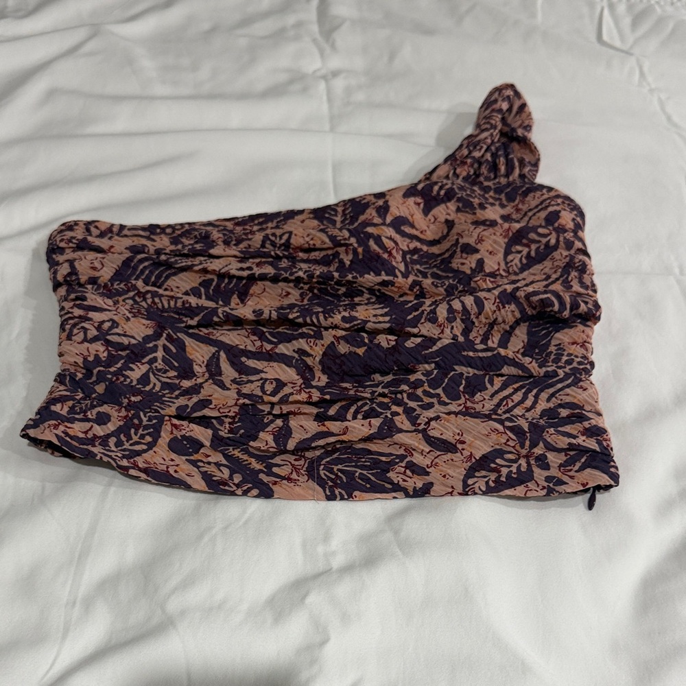 One-Shoulder Floral Ruched Crop Top in Dusty Pink and Navy